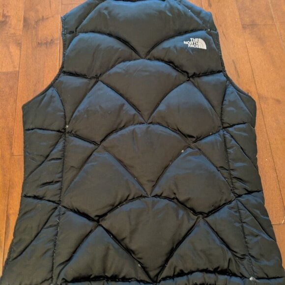The North Face women's black 550 down filled vest - Picture 2 of 13